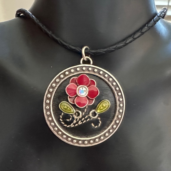 Brighton Opening Night At The Opera Black Leather Cord Red Flower Necklace. - Picture 3 of 10